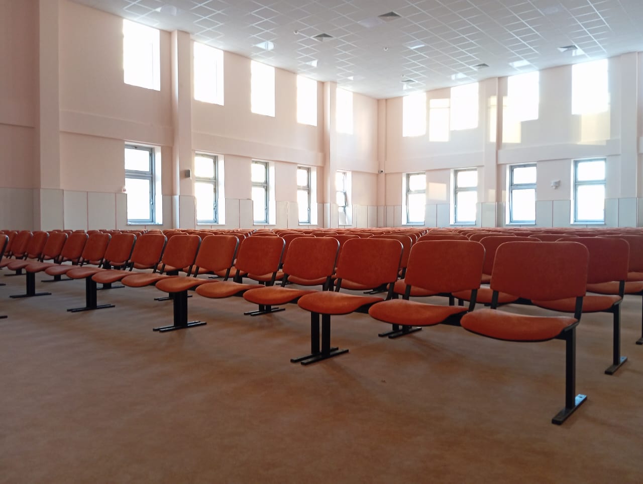 Догма парк второй зал Школьники Догма парк второй зал Школьники